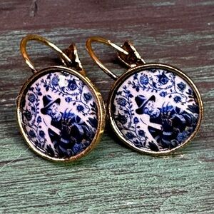Freddy Kruger blue and white ceramic vintage style Chinoiserie‎ earrings NWOT